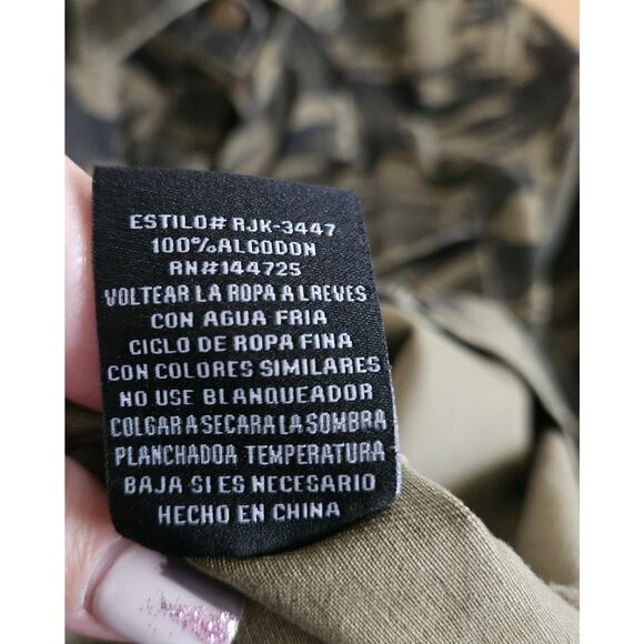 American Bazi Women's Denim Camo Shacket/Jacket Distressed Button-up - Picture 9 of 10